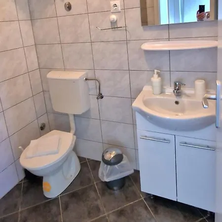 Zvone شقة